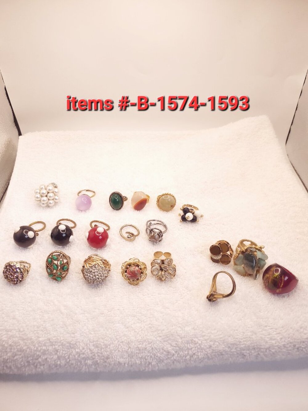 20 Rings , items  # B- 1574-1593,. wt.  182 grams.